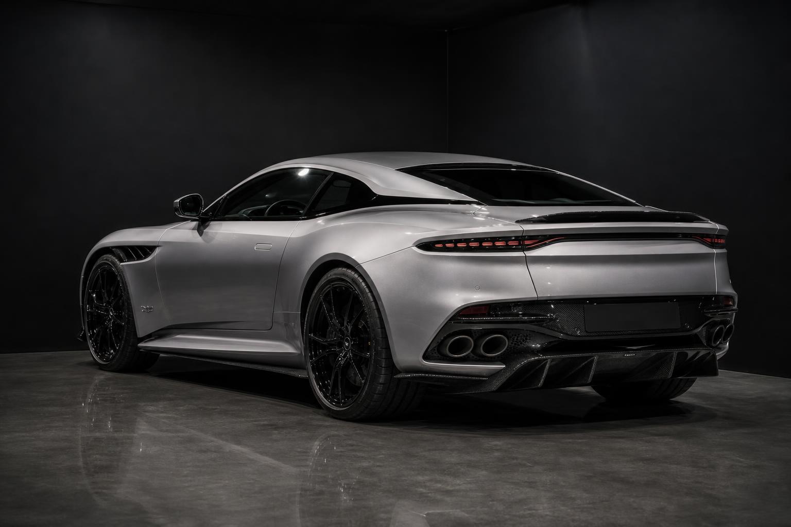 Aston Martin DBS 770 Ultimate — Полная оклейка кузова · Titanium Silver