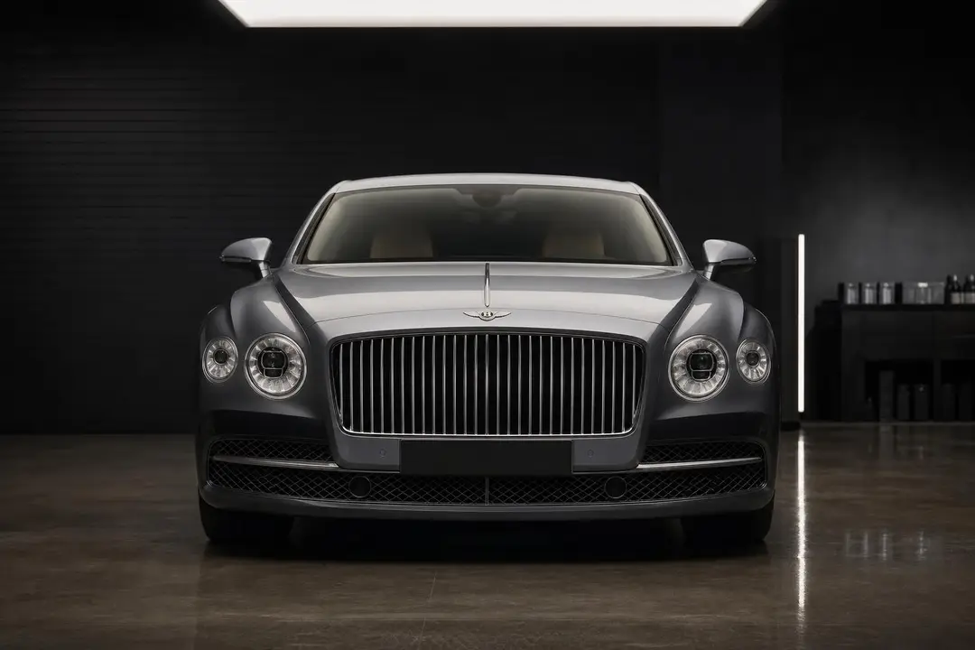 Bentley Flying Spur Mulliner — кадр 3