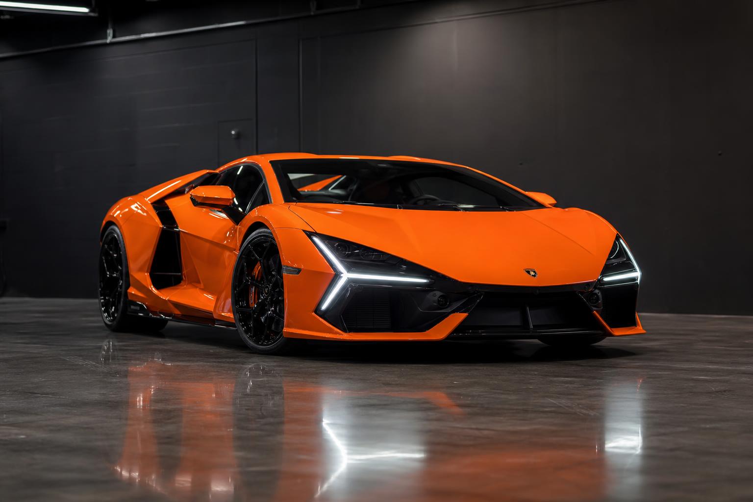 Lamborghini Revuelto
