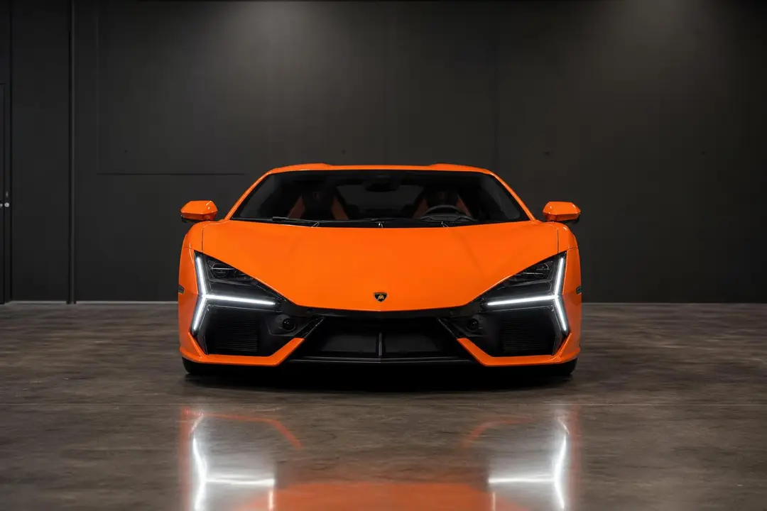 Lamborghini Revuelto — кадр 3