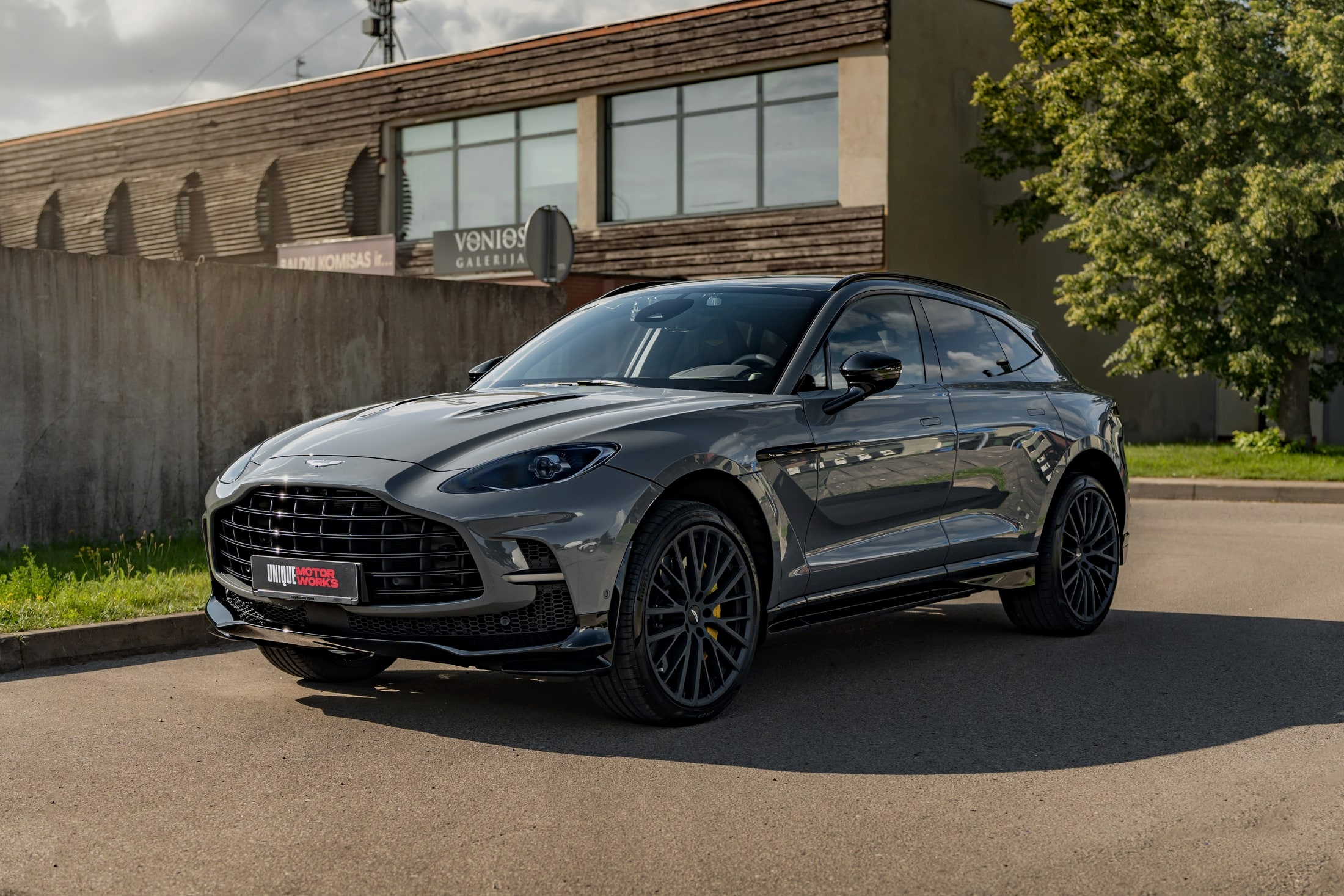 Aston Martin DBX