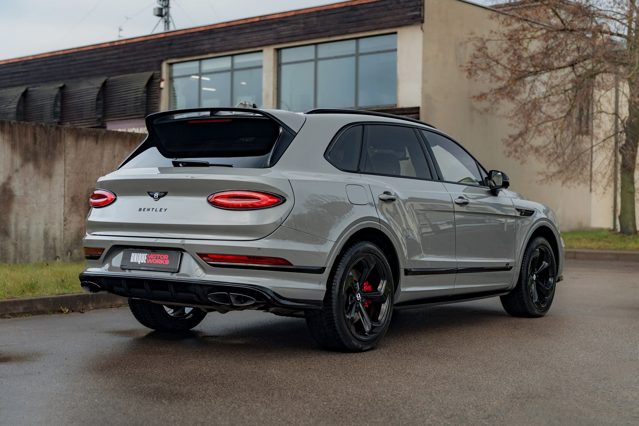 Bentley Bentayga S — глава I, Рука мастера