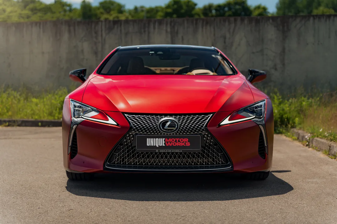 Lexus LC 500 — кадр 1